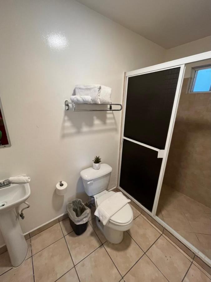 Del Bosque Tj Inn Tijuana Eksteriør bilde