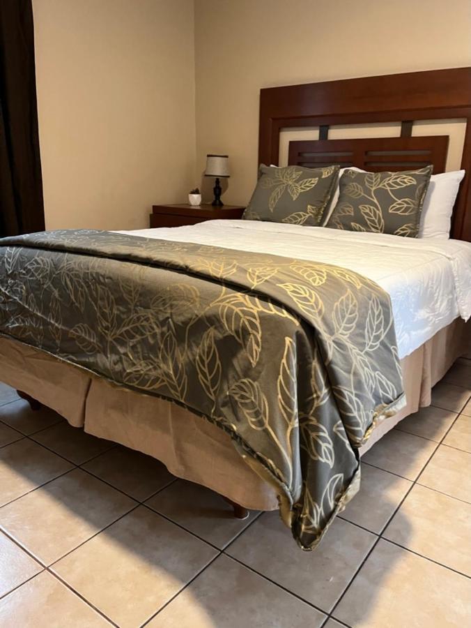 Del Bosque Tj Inn Tijuana Eksteriør bilde