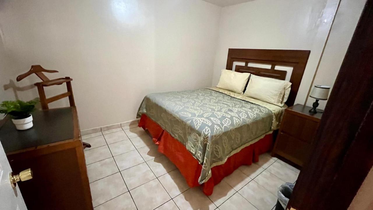 Del Bosque Tj Inn Tijuana Eksteriør bilde